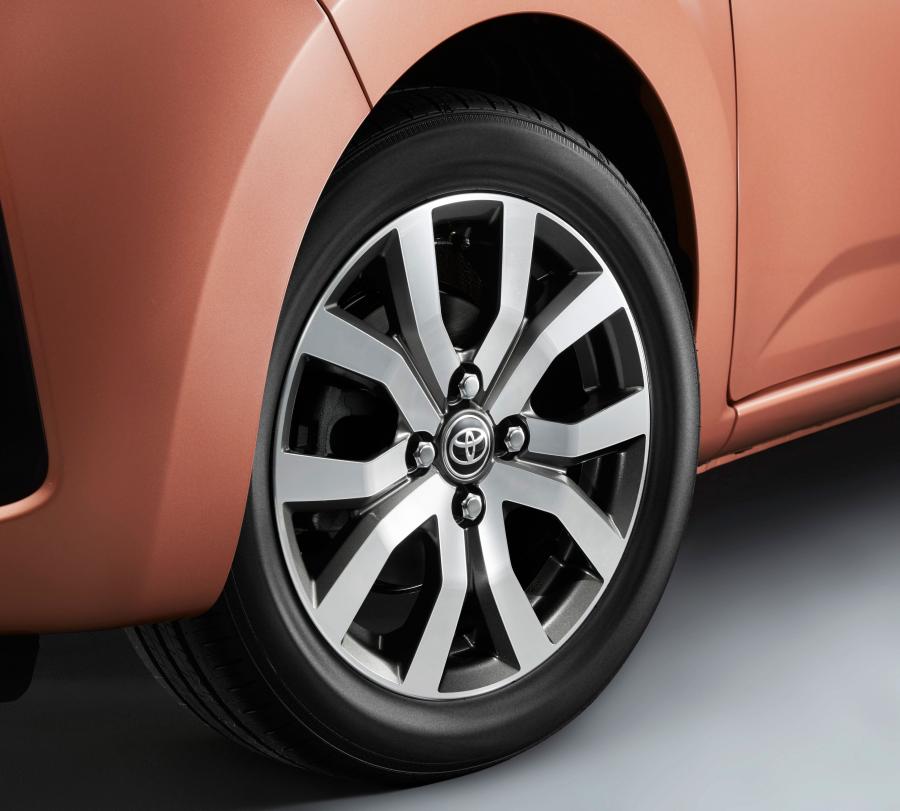 Колеса Toyota Passo Moda 2018 года  (фото 7 из 7)